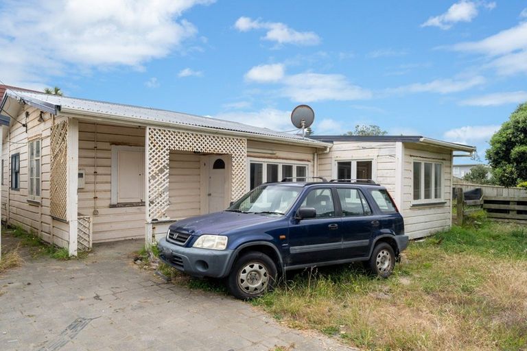 Photo of property in 2 Rupini Street, Otaki Beach, Otaki, 5512