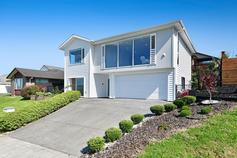 Photo of property in 17 Resolution Drive, Gulf Harbour, Whangaparaoa, 0930