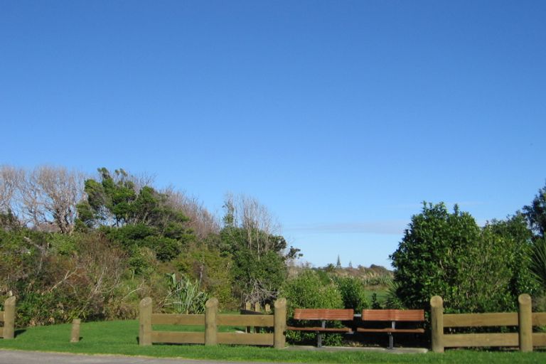 Photo of property in 38 Waimea Road, Waikanae Beach, Waikanae, 5036