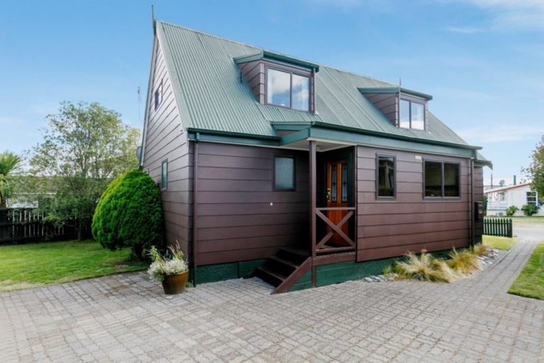 Photo of property in 23 Tobin Place, Richmond Heights, Taupo, 3330