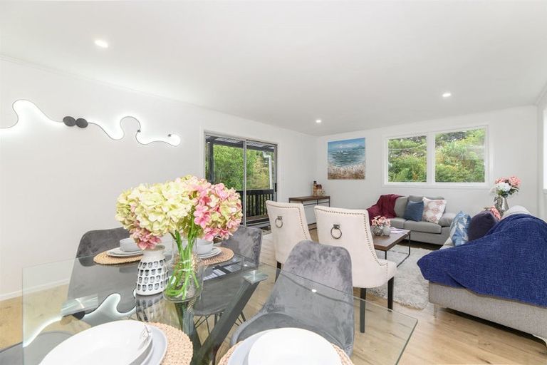 Photo of property in 30 Glen Marine Parade, Glendene, Auckland, 0602