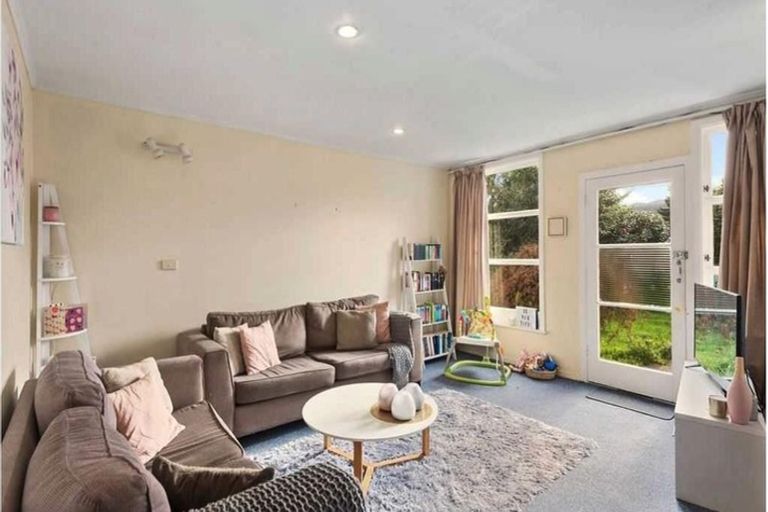 Photo of property in 9 Redwood Street, Elderslea, Upper Hutt, 5018