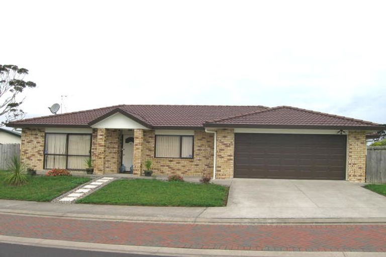 Photo of property in 4 Jeffery Reeve Crescent, Ranui, Auckland, 0612