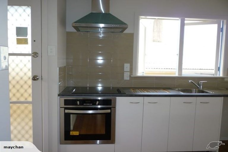 Photo of property in 111 Ennis Avenue, Pakuranga Heights, Auckland, 2010