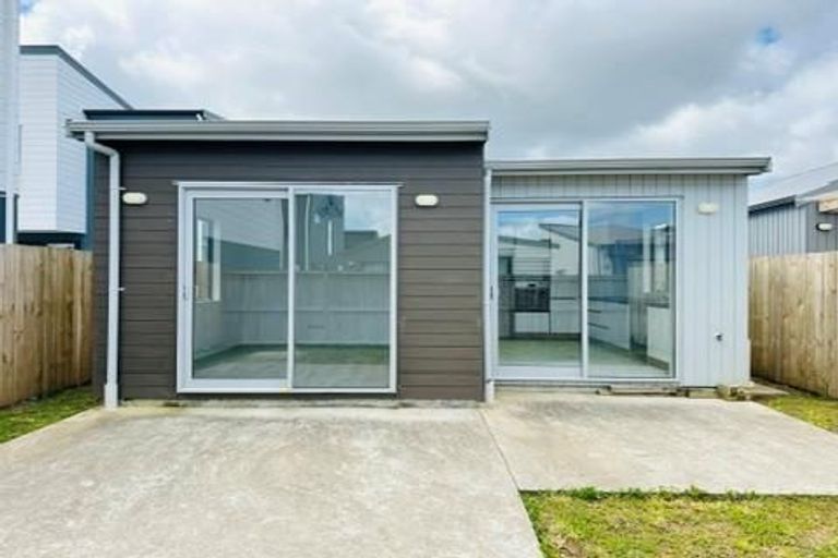 Photo of property in 25 Clayden Shuttleworth Street, Papakura, 2110