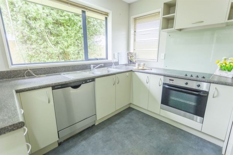 Photo of property in 6 Sheraton Place, Redwood, Christchurch, 8051