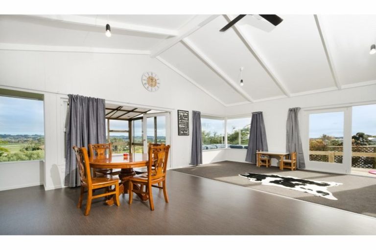 Photo of property in 69 Garfield Road, Helensville, 0800