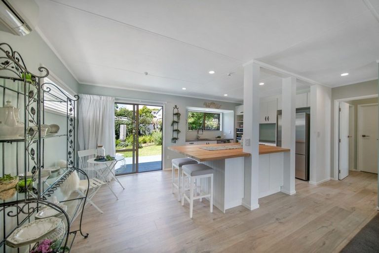 Photo of property in 2/11 Cairngorm Place, Highland Park, Auckland, 2010