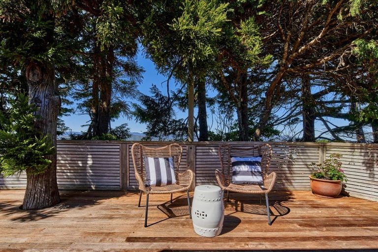 Photo of property in 63 Maungaraki Road, Korokoro, Lower Hutt, 5012