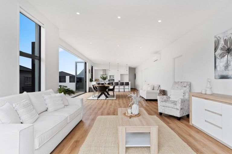 Photo of property in 19 Harding Drive, Papamoa Beach, Papamoa, 3118