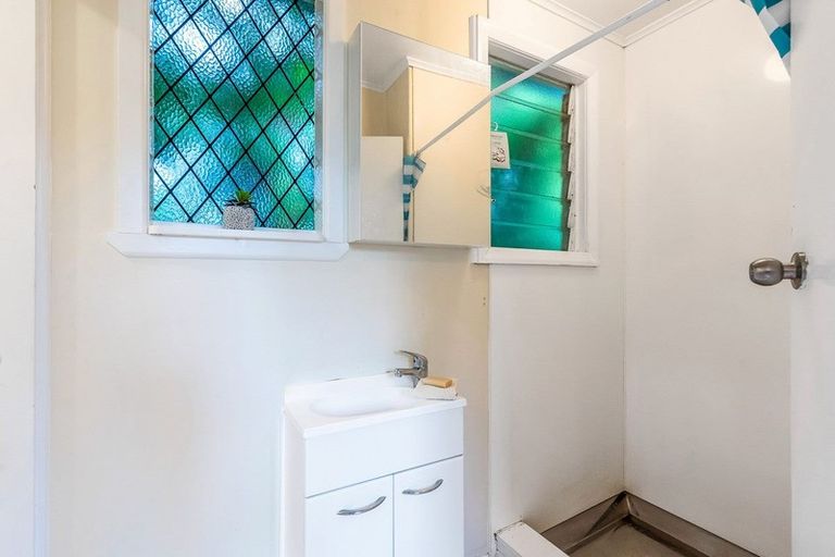 Photo of property in 6a Wharemauku Road, Raumati Beach, Paraparaumu, 5032