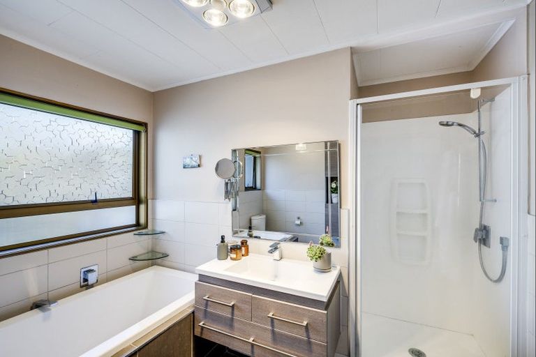 Photo of property in 54 Le Quesne Road, Bay View, Napier, 4104