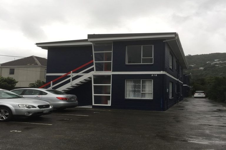 Photo of property in 2/218 Onepu Road, Lyall Bay, Wellington, 6022