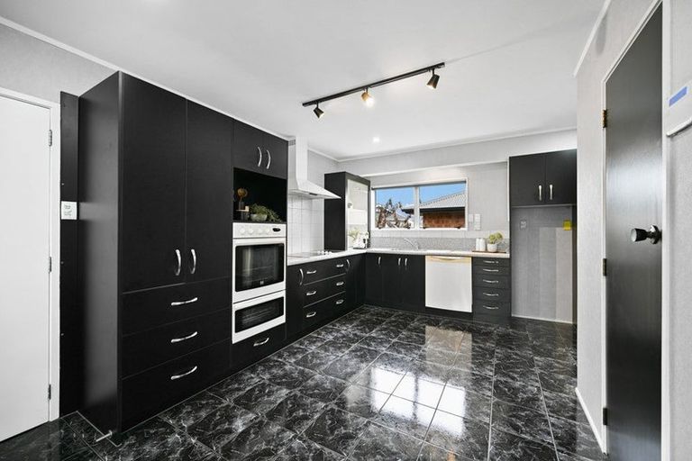 Photo of property in 113 Avalon Drive, Nawton, Hamilton, 3200