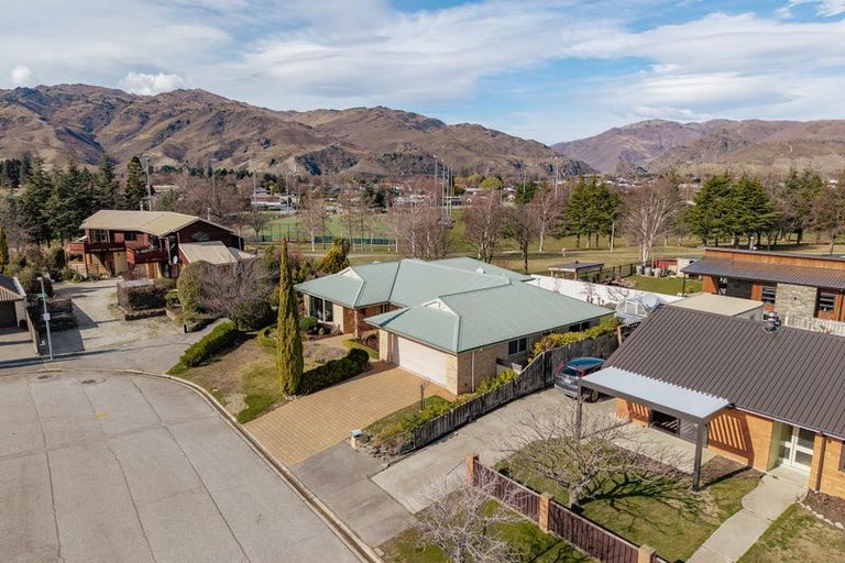 Photo of property in 17 Orchard Place, Cromwell, 9310