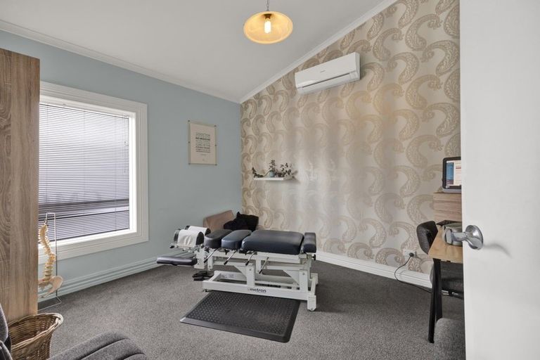 Photo of property in 77 Eliot Street, New Plymouth, 4310