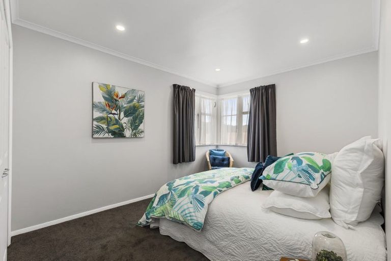 Photo of property in 129 Wainuiomata Road, Wainuiomata, Lower Hutt, 5014
