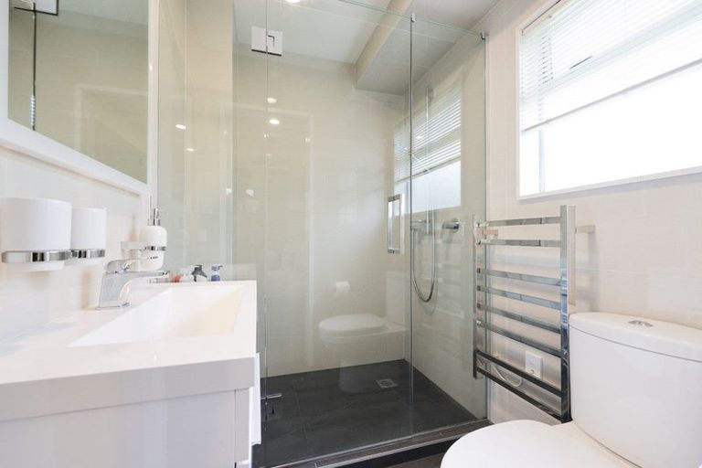 Photo of property in 41 Hythe Terrace, Mairangi Bay, Auckland, 0630