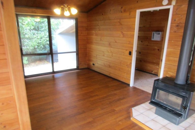 Photo of property in 21 Oriwa Street, Waikanae, 5036