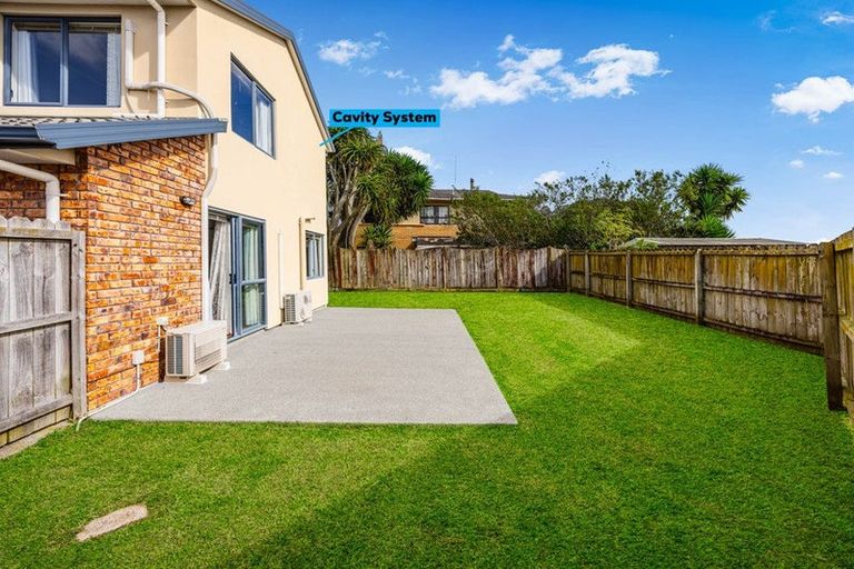 Photo of property in 18 Pitt Avenue, Clendon Park, Auckland, 2103