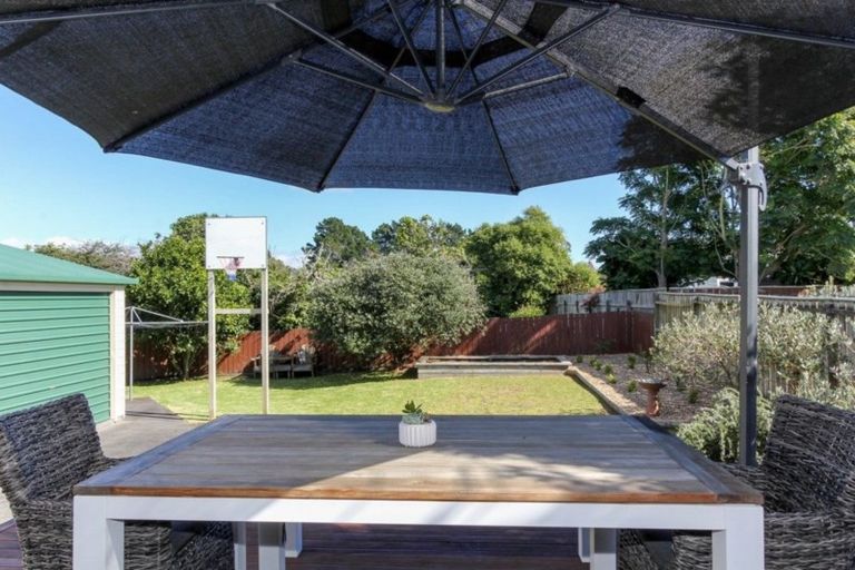 Photo of property in 4 Kelvin Place, Westown, New Plymouth, 4310