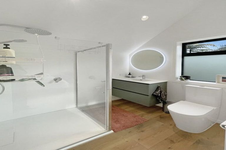 Photo of property in 42 Saxton Road, Upper Vogeltown, New Plymouth, 4371
