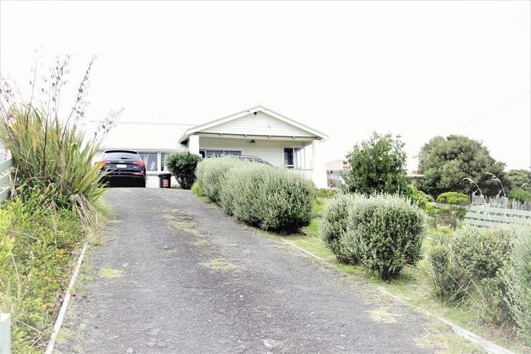 Photo of property in 14 Matai Street, Castlecliff, Whanganui, 4501