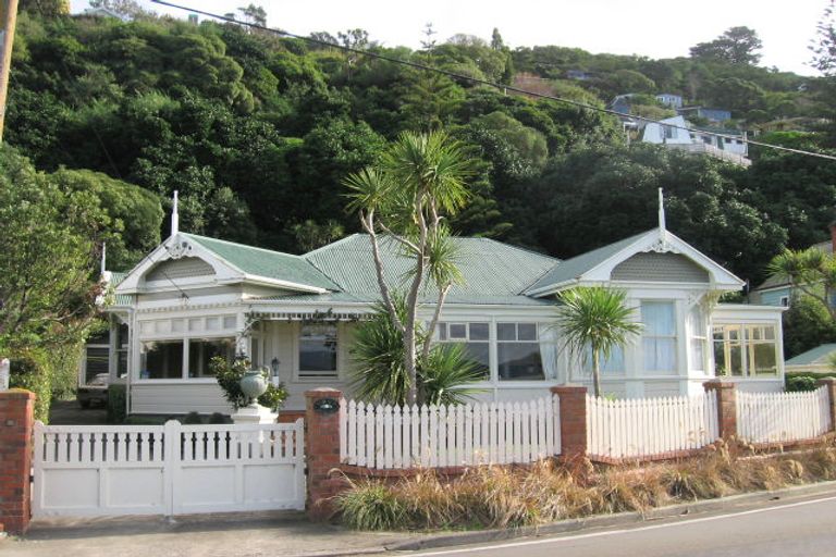 Photo of property in 461 Karaka Bay Road, Karaka Bays, Wellington, 6022