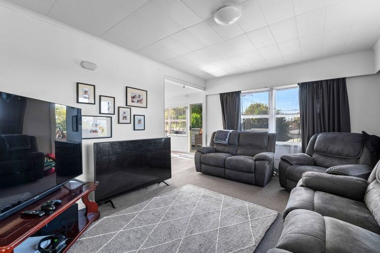 Photo of property in 2 Spencer Street, Western Heights, Rotorua, 3015