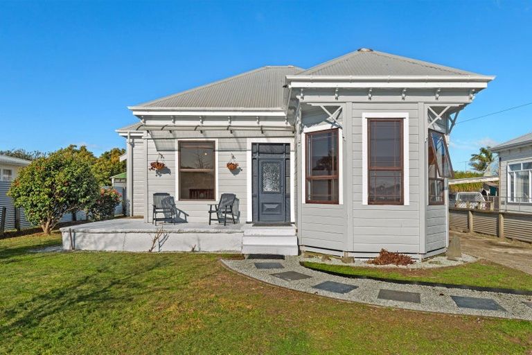 Photo of property in 8 Waverley Street, Elgin, Gisborne, 4010