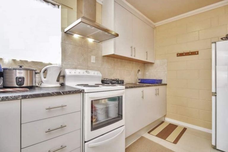 Photo of property in 6 Gloaming Place, Conifer Grove, Takanini, 2112