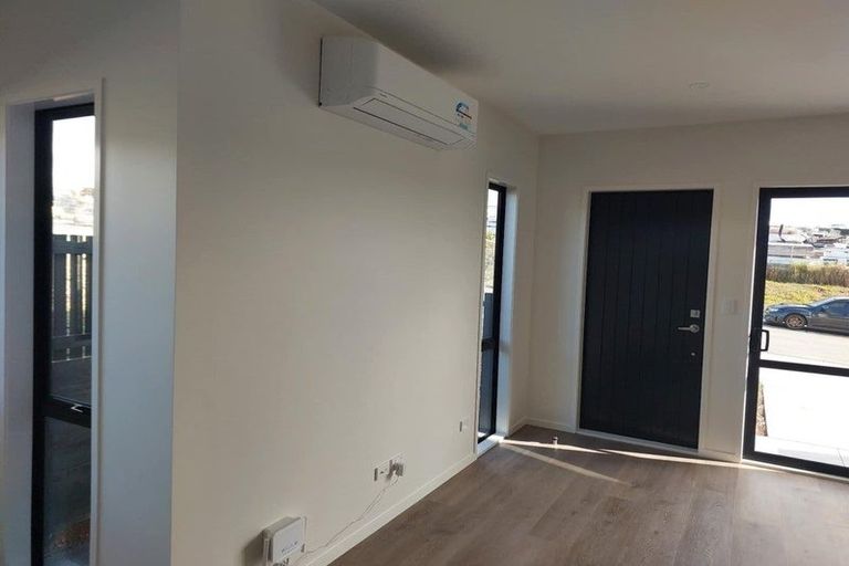 Photo of property in 20 Harvie Mcwatt Drive, Totara Park, Auckland, 2019