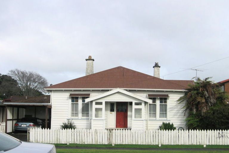 Photo of property in 2/7 Opaheke Road, Papakura, 2110