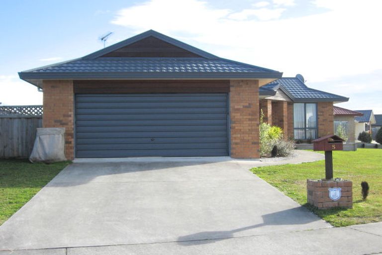 Photo of property in 5 Aldershot Place, Nawton, Hamilton, 3200