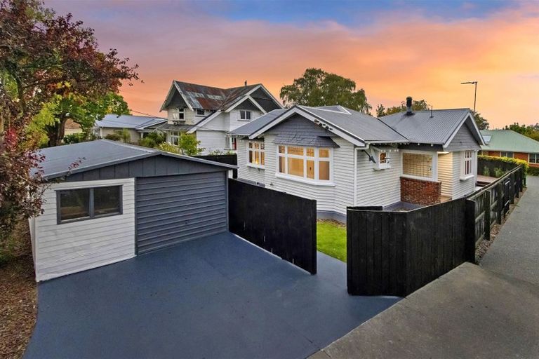 Photo of property in 19 Stapletons Road, Richmond, Christchurch, 8013