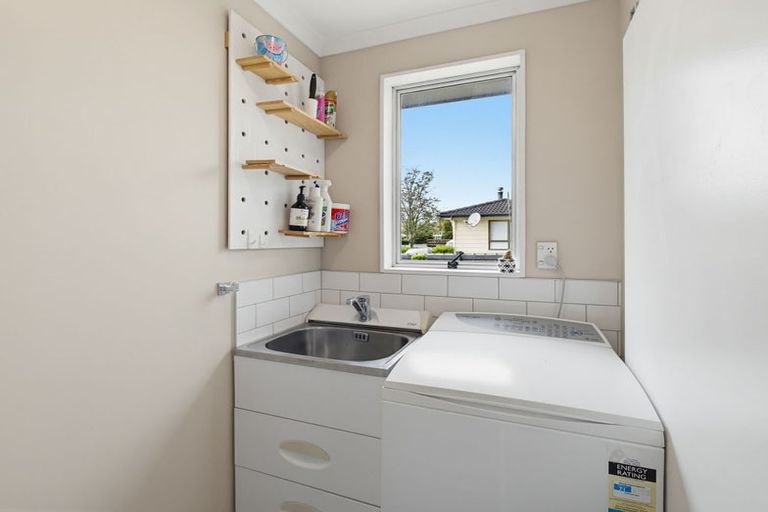 Photo of property in 6 Escort Grove, Awapuni, Palmerston North, 4412