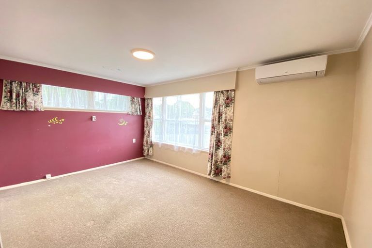 Photo of property in 19 Blease Street, New Lynn, Auckland, 0600