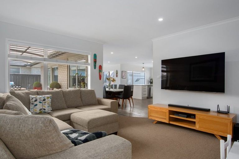 Photo of property in 14 Kamahi Crescent, Papamoa Beach, Papamoa, 3118