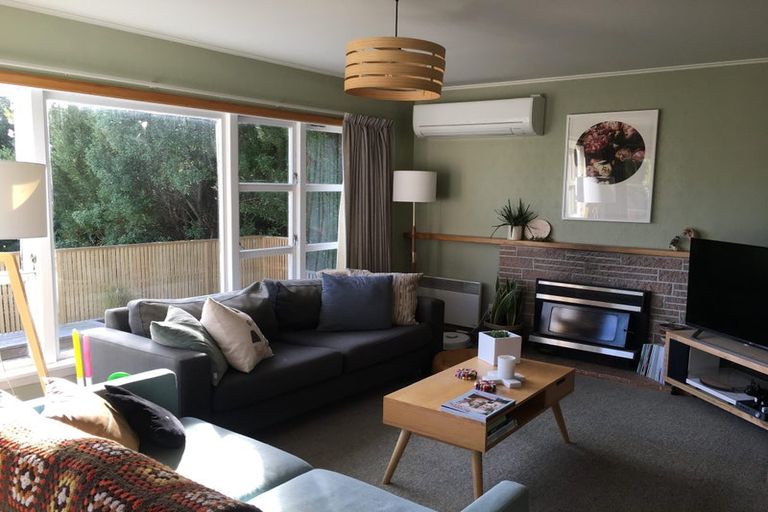 Photo of property in 33 Huntingdon Street, Northland, Wellington, 6012