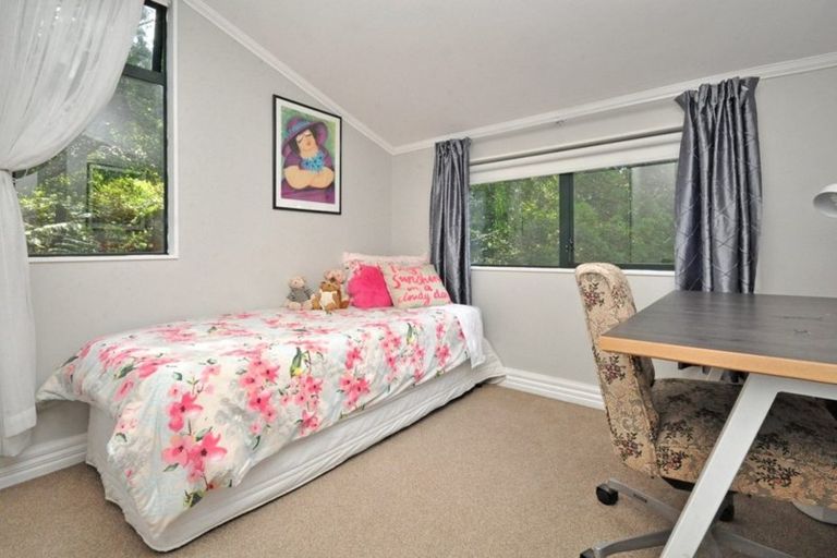 Photo of property in 1/13 Fernwood Grove, Bayview, Auckland, 0629