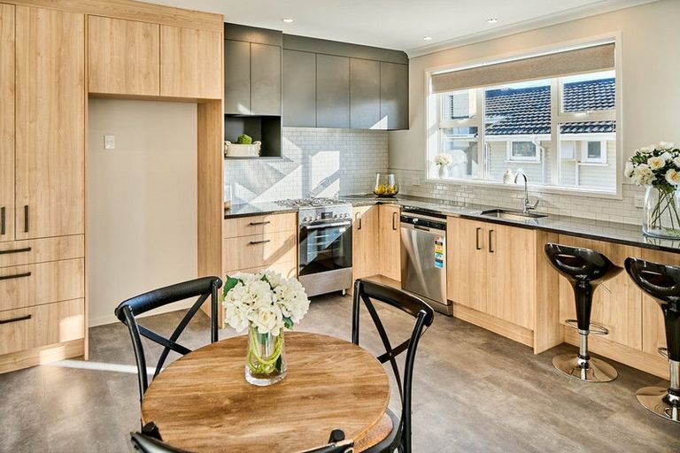 Photo of property in 28b Mana Esplanade, Paremata, Porirua, 5026