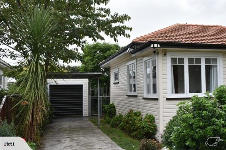 Photo of property in 510 Grove Road, Mayfair, Hastings, 4122