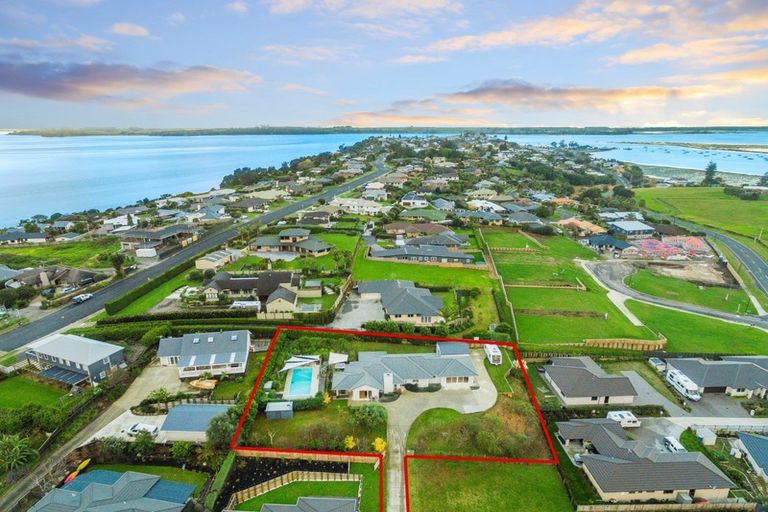 Photo of property in 10 Tralee Street, Omokoroa, 3114