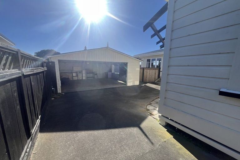 Photo of property in 228 Devon Street West, New Plymouth, 4310