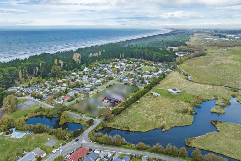 Photo of property in 30 Park Terrace, Waikuku Beach, 7473