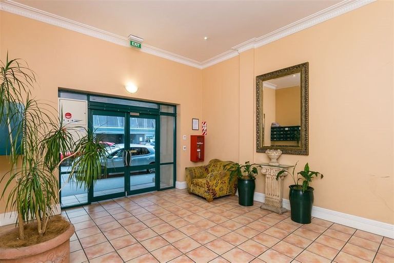 Photo of property in Vicino Apartments, 25/33 Taranaki Street, Te Aro, Wellington, 6011