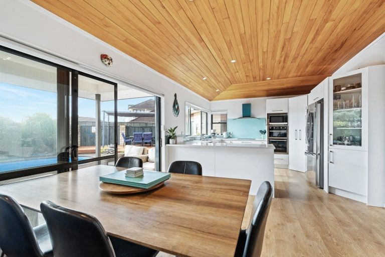 Photo of property in 44 Bermuda Place, One Tree Point, 0118