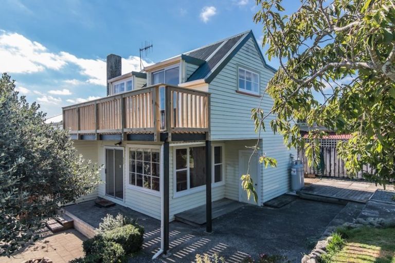 Photo of property in 4 Gavin Road, Raumati Beach, Paraparaumu, 5032