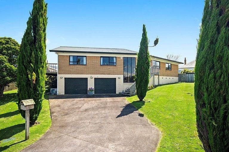 Photo of property in 7 Churchill Terrace, Waiuku, 2123