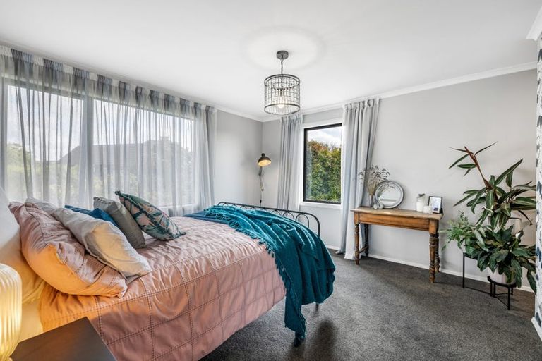 Photo of property in 16 Brackendale Place, Burnside, Christchurch, 8041